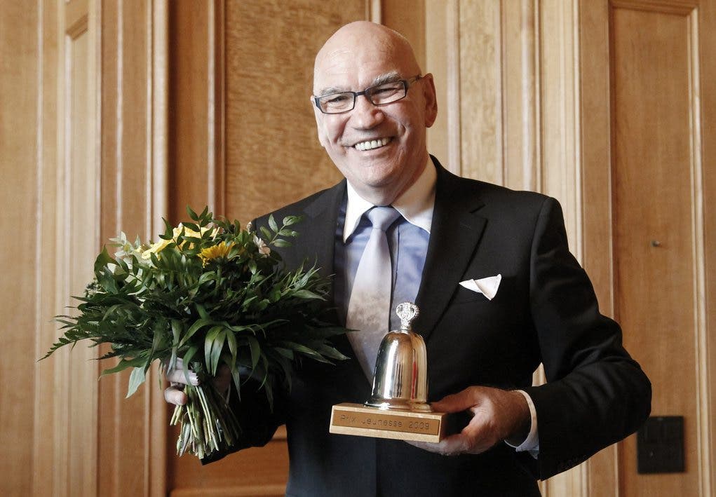 2009: Otto Ineichen strahlend mit dem Prix Jeunesse