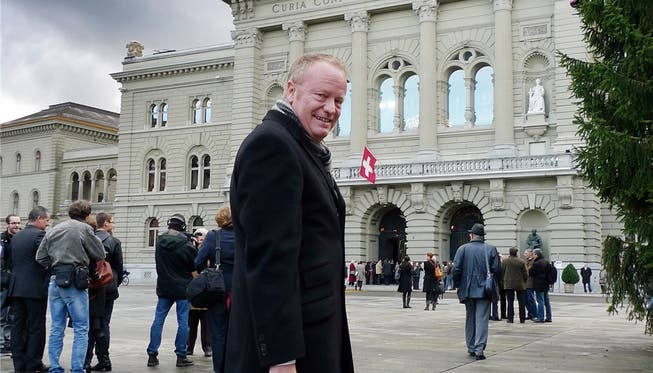 Hans Egloff vor dem Bundeshaus in Bern.