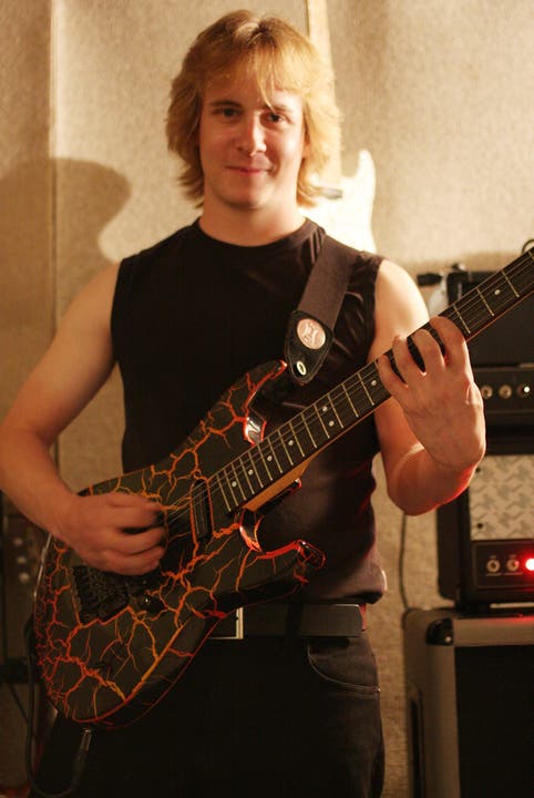 Kevin Schaffer, 22, an der Gitarre
