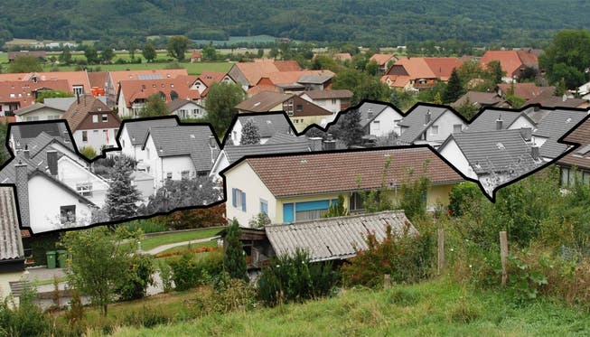 Die 15 Häuser – in Schwarzweiss markiert – sind vom gleichen Typ, die unterschiedliche Ausrichtung belebt den Anblick.