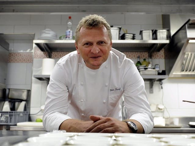 Peter Knogl vom «Trois Rois» zählt mit 18 Punkten zu den besten Köchen der Schweiz.