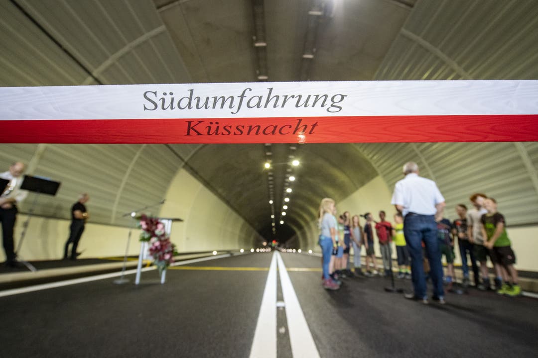 Der Tunnel Burg der Südumfahrung Küssnacht wird mit einer Feier eingeweiht.