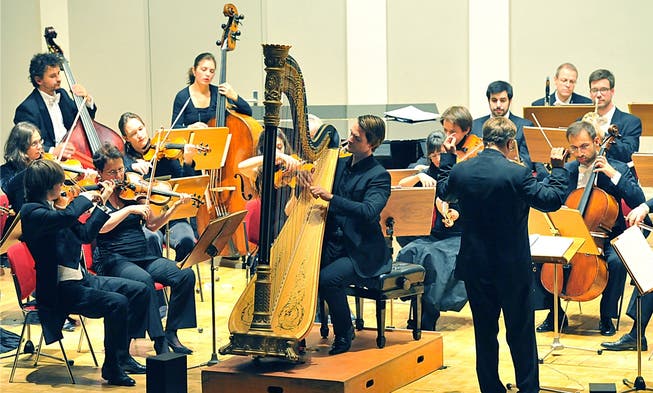 Der Harfenist Xavier de Maistre – sonst in den grossen Konzertsälen der Welt zu Hause – spielte den Solopart im berühmten «Concierto de Aranjuez». Remo Fröhlicher