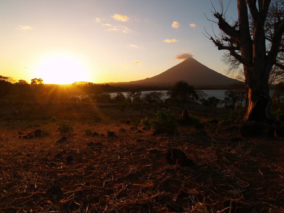 Blick auf den Vulkan von der Insel Ometepe auf dem Nicaragua-See, Nicaragua, 2012