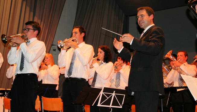 Die Brass-Band war zu Höchstleistungen motiviert: Gastdirigent Frédéric Théodoloz ist zufrieden.