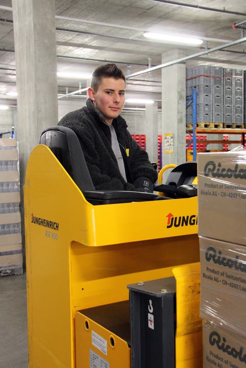 Mario Spathelf absolviert seine Lehre zum Logistiker bei der Lagerhäuser Aarau AG