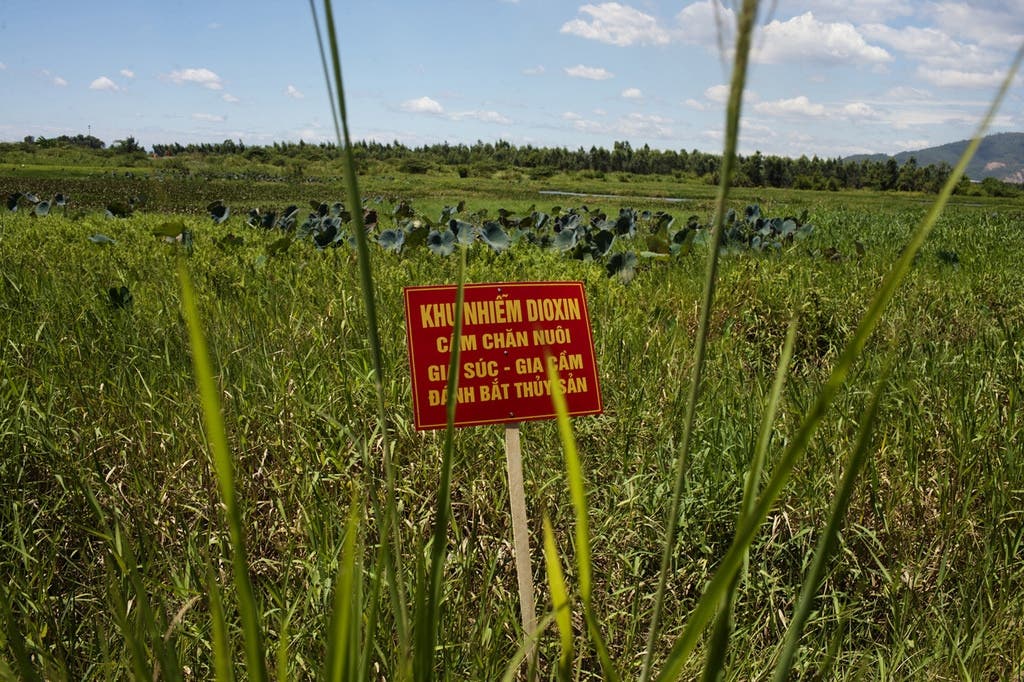Agent Orange Wie Ein Schweizer Unternehmen Giftige Spatfolgen Des Vietnamkriegs Eliminiert Agent Orange Wie Ein Schweizer Unternehmen Giftige Spatfolgen Des Vietnamkriegs Eliminiert