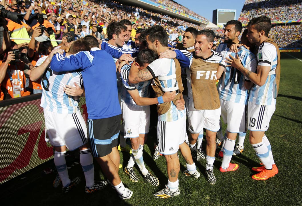 Jubel bei den Argentiniern über den Treffer von Di Maria