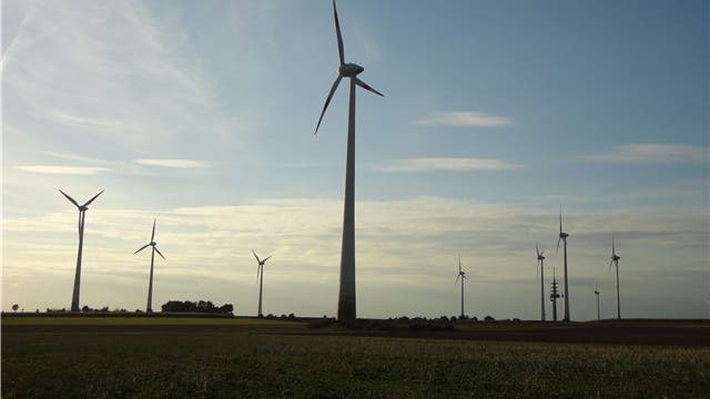 Schweizer Stadtwerke produzieren Windenergie mit Onshore-Anlagen in Deutschland.