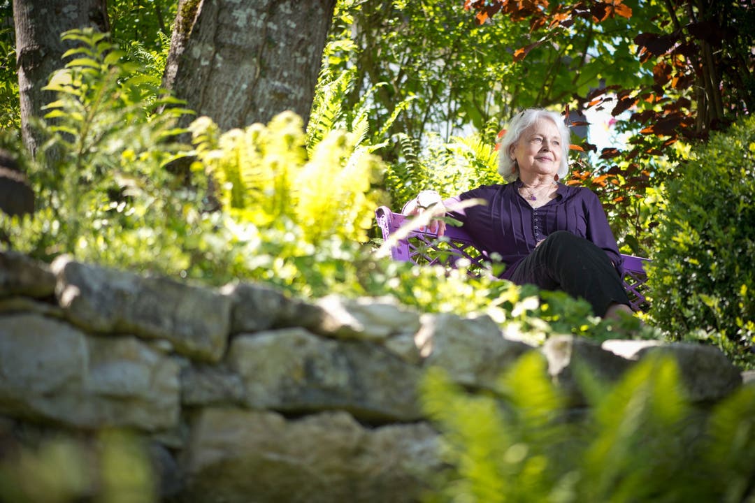 Verena Rapold hat sich in den letzten 31 Jahren einen wilden Garten geschaffen