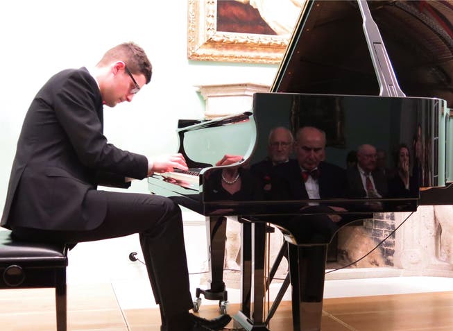 Er spielt wohl bald auf grossen Bühnen: Pianist Ivan Horvatic bei seinem Badener Auftritt. Matthias Steimer