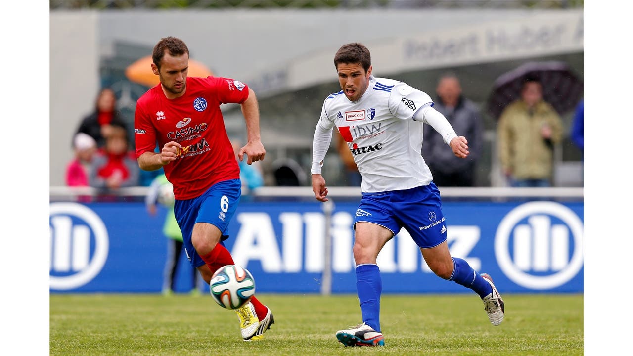 Joao Paiva (r, FC Wohlen) gegen Aleksandar Zarkovic (FC Locarno).