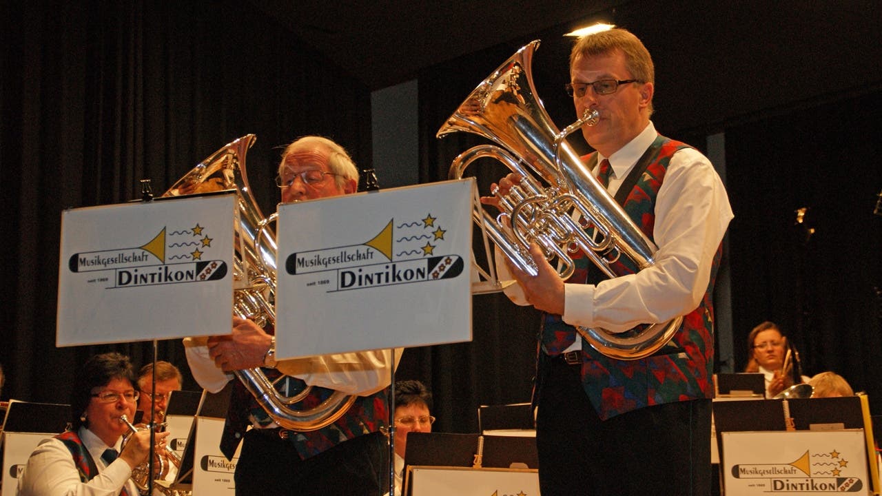 Franz Wicki (links) und Daniel Schüppach spielten bei der Horalka-Polka das Solo auf dem Horn.