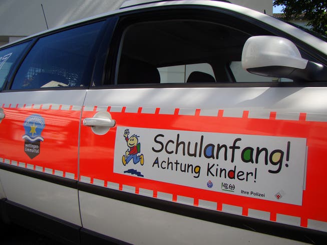 Aktion Sicherer Schulweg der Regionalpolizei Wettingen-Limmattal.