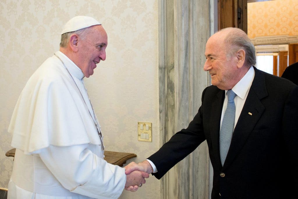 Blatter beim Papst: Der Papst steht auch auf Fussball. Blatter auf die Kirche.