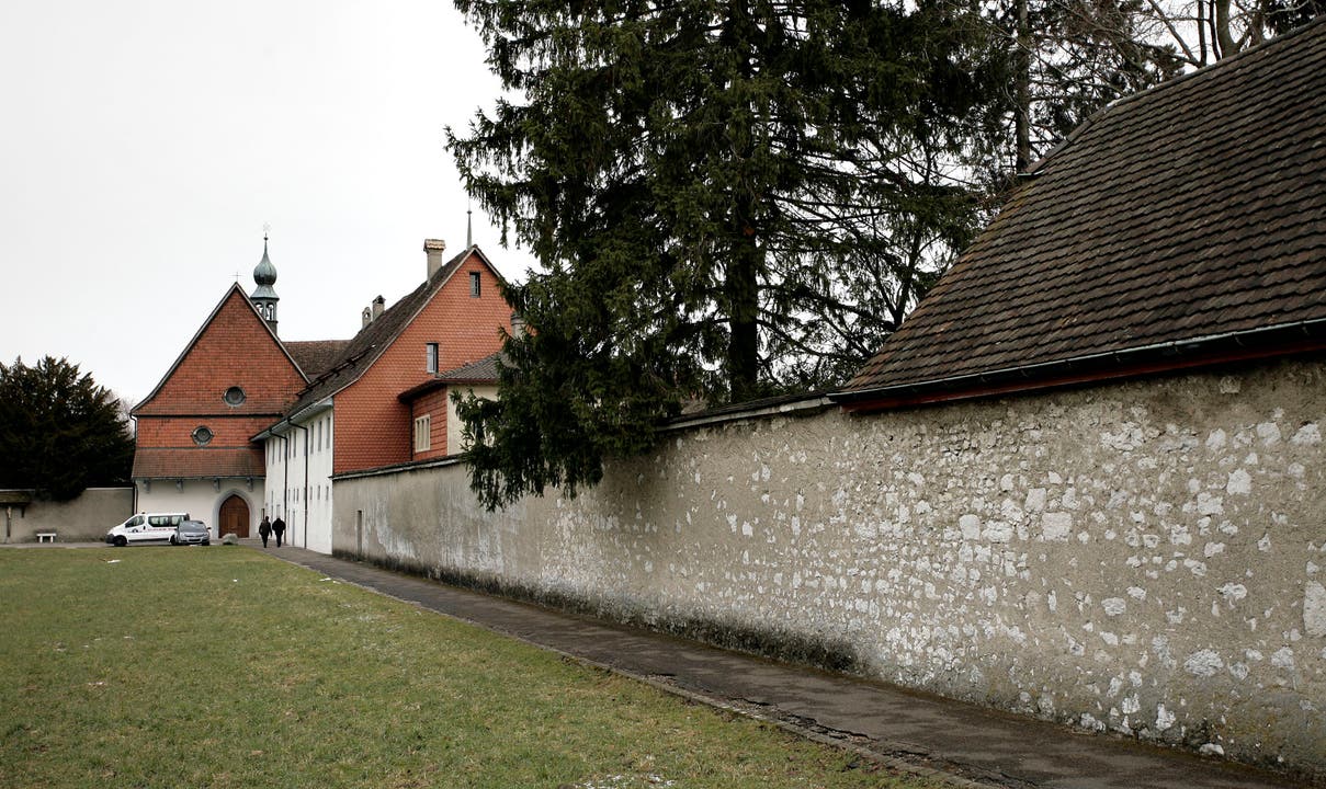 Hinter diesen Mauern versteckt sich der Klostergarten.