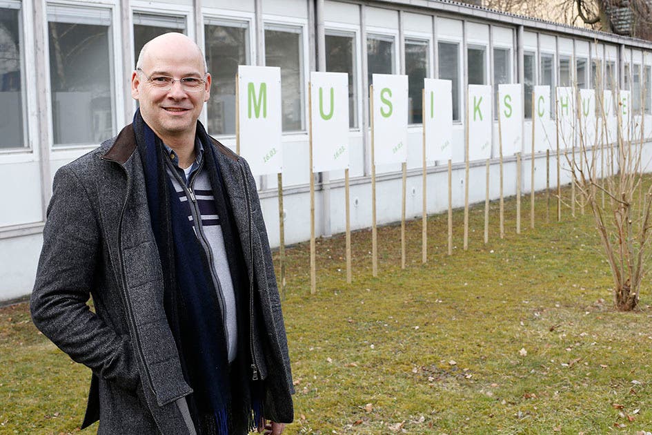 Leiter Roland Recher freut sich über die neue Musikschule.