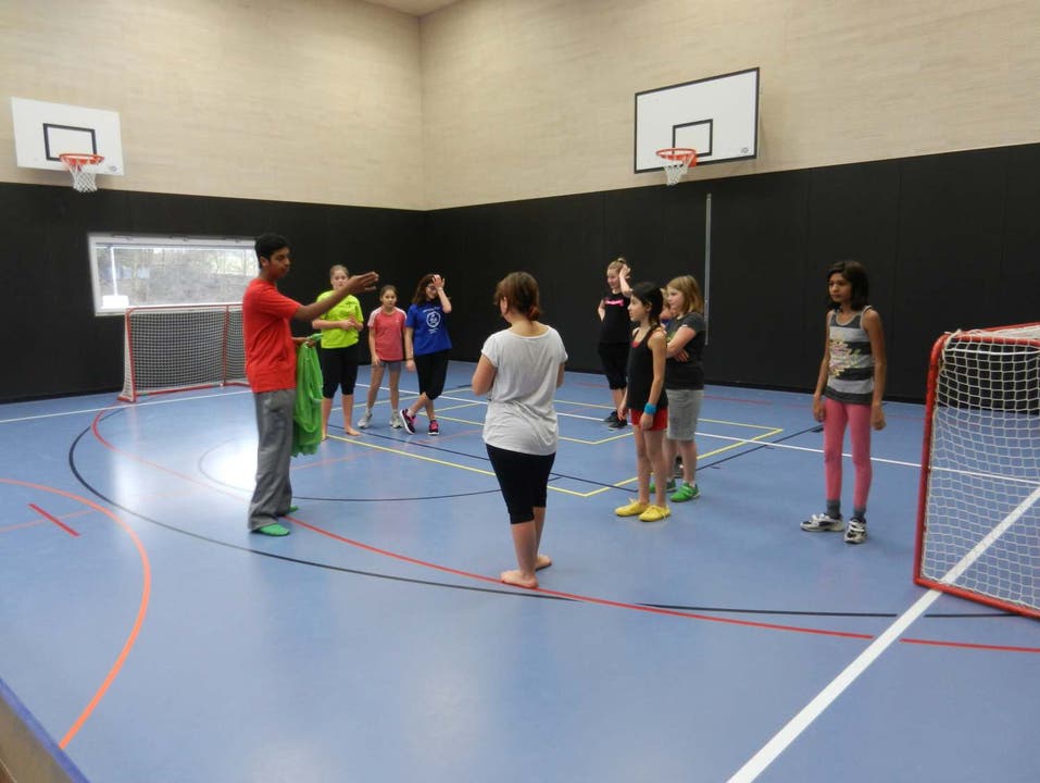 Pilotprojekt Open Sunday in Subingen, Spass beim Fussball spielen (3)