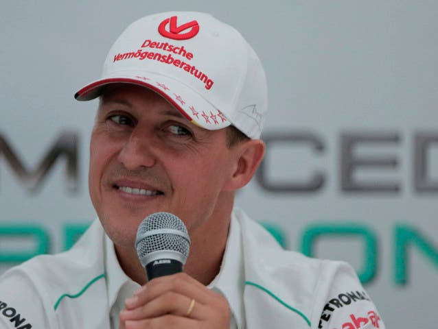 Michael Schumacher verletzt sich bei Skiunfall am Kopf und schwebt in Lebensgefahr