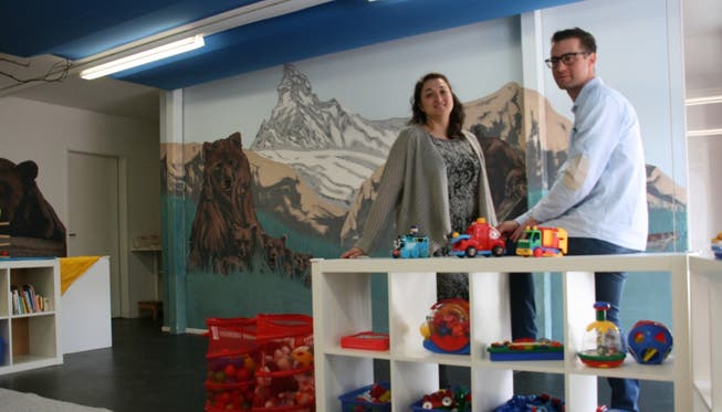 Nicole Schnyder und Olivier Chevalier in der neu gestalteten Kindertagesstätte Bäredörfli im Meierhof. -rr-