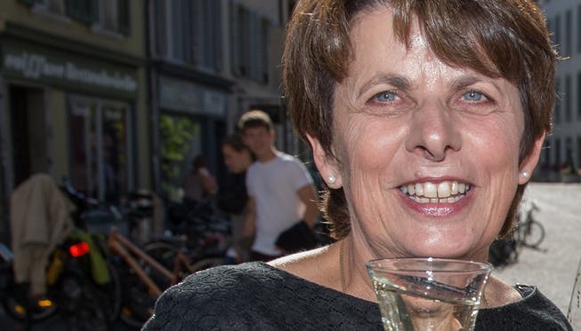 Die frisch gewählte neue Stadtpräsidentin Jolanda Urech feiert ihren Erfolg. Mathias Marx