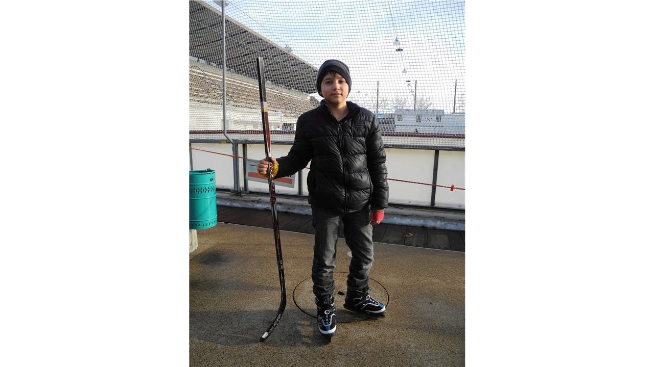 Matteo (10), Nussbaumen «Obwohl die Busfahrt eine halbe Stunde dauert, komme ich zweimal im Monat ins Tägi, um mit meinem Bruder Eishockey zu spielen. Ich bin auch Unihockeyaner beim UHC Untersiggenthal.»