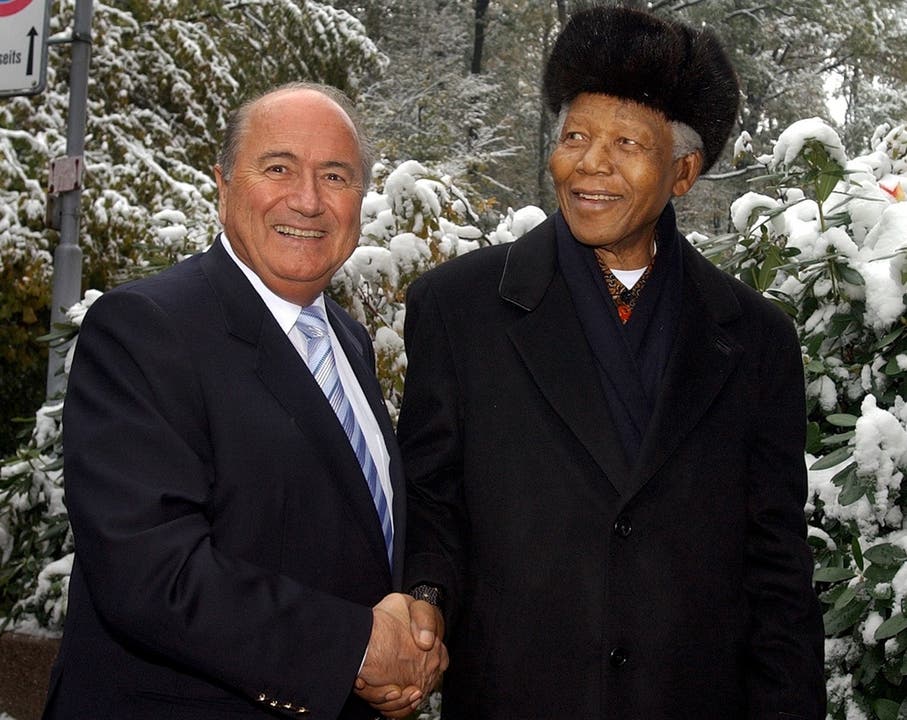 Mit FIFA-Präsident Joseph Blatter bei einem Besuch in Zürich im Jahr 2003.