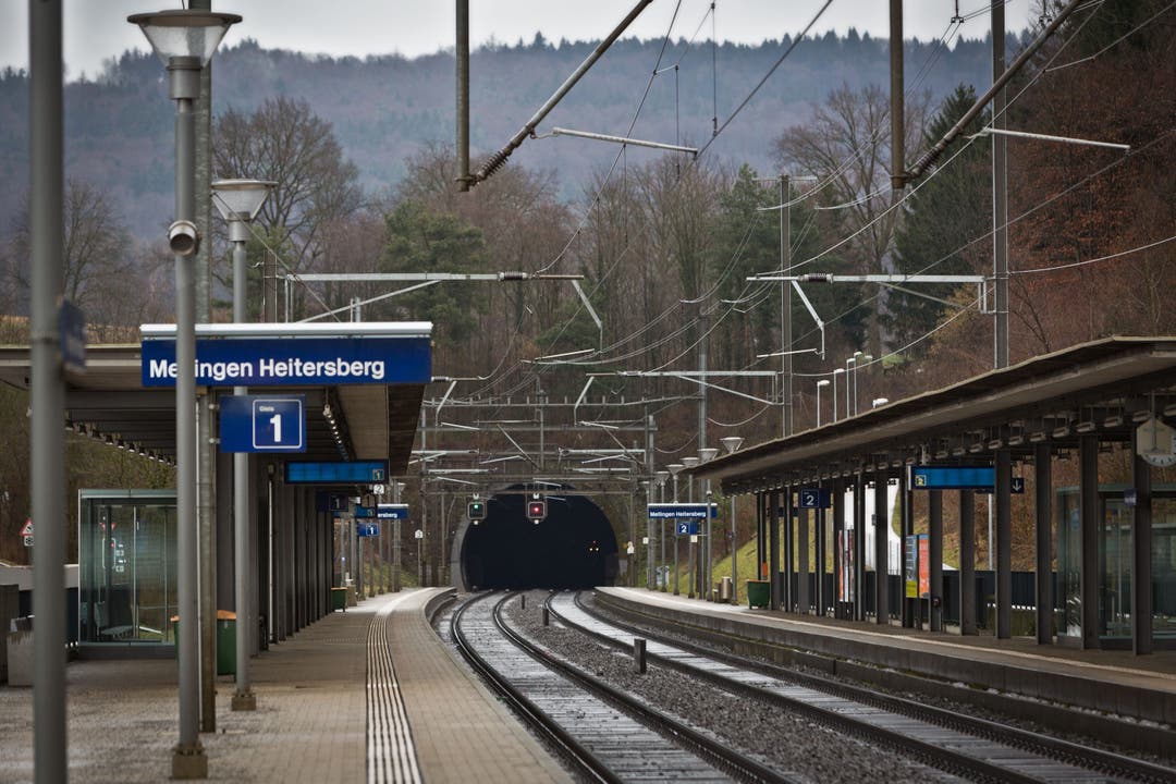 Tunnelportal bei der Haltestelle Mellingen Heitersberg