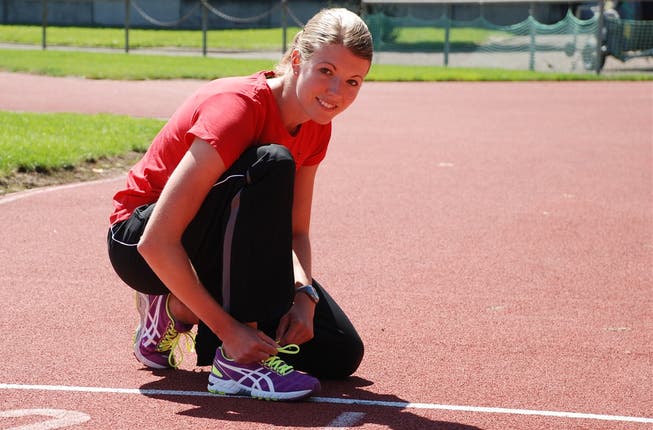 In den Startblöcken: Angelika Schweizer nimmt an den Schweizer Meisterschaften sowohl in der Leichtathletik als auch in der Gymnastik teil. lmu
