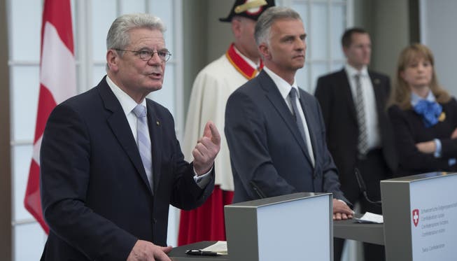 Joachim Gauck zur Schweiz: «Die direkte Demokratie kann Gefahren bergen, wenn die Bürger über hochkomplexe Themen abstimmen.» (Archivbild)