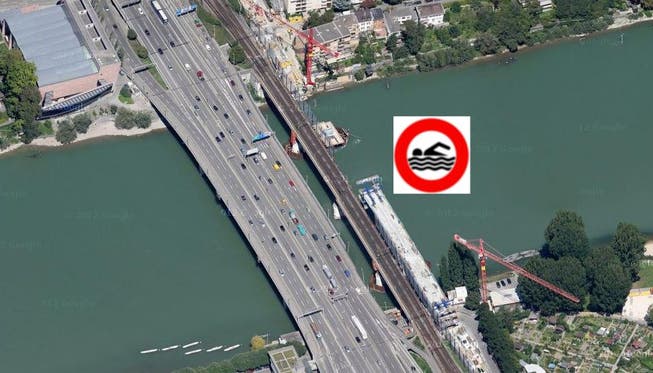 Die alte Rheinbrücke - neben der von Autos befahrenen Schwarzwaldbrücke - wird erneuert.