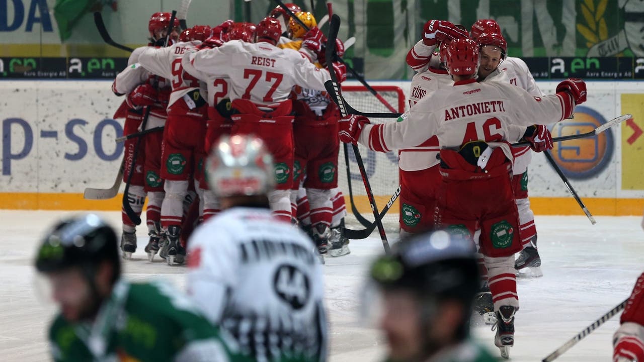 Der HC Lausanne feiert seinen ersten Sieg in der Serie nach dem Penaltyschiessen.