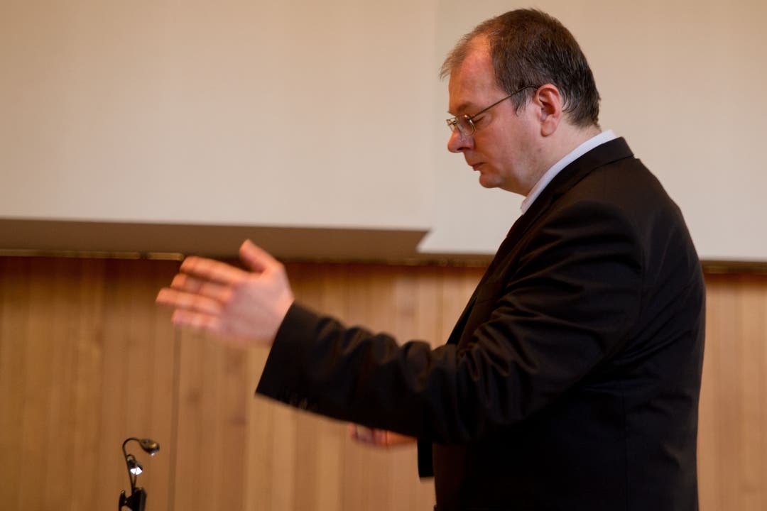 Roland Fitzlaff dirigiert mit viel Fingerspitzengefühl