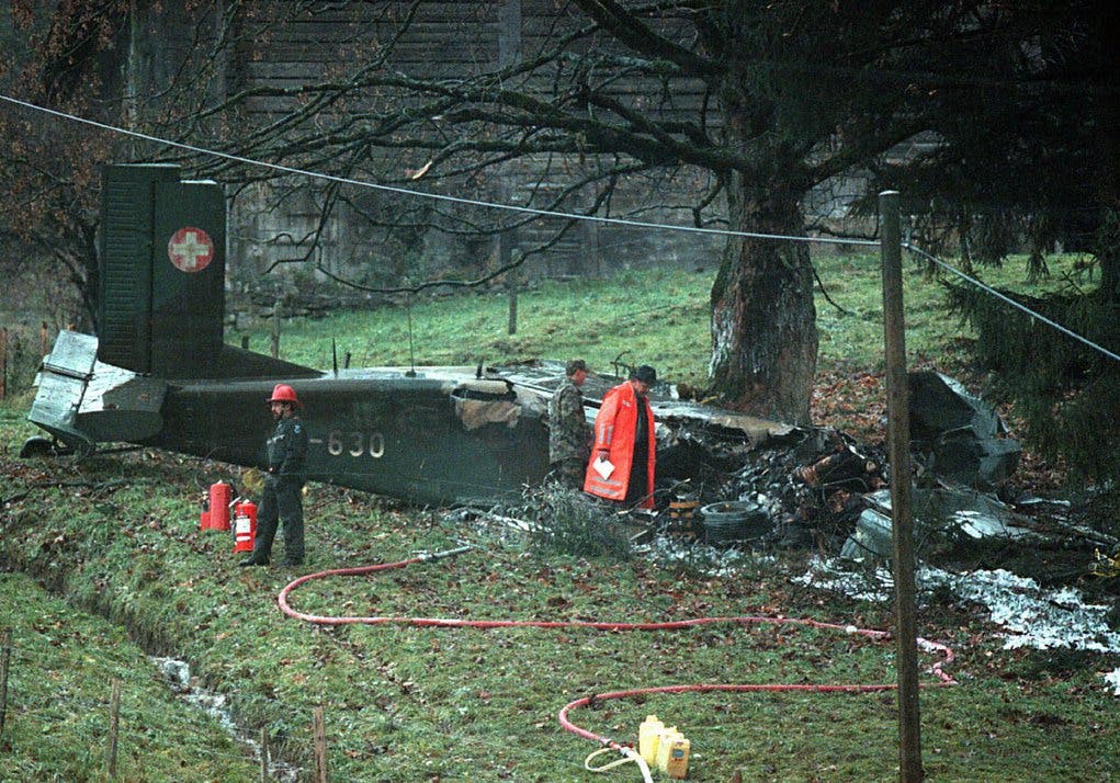 12. November 1997 Ein Pilatus-Porter PC6 stürzt bei schlechtem Wetter in der Nähe von Boltigen BE ab. Der Pilot und vier Soldaten sterben.