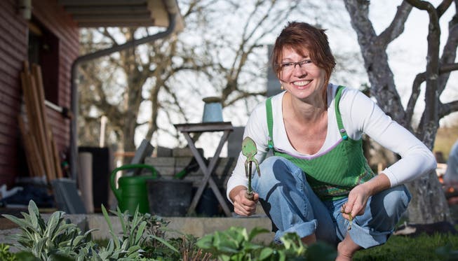 Esther Steimen liebt Gartenarbeit. «Eine Form von Therapie.»