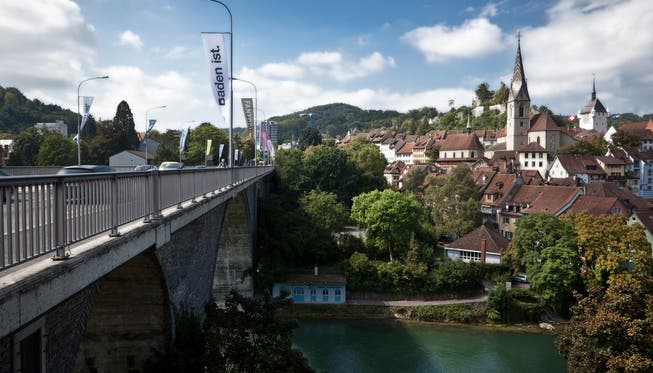 Die historische Altstadt von Baden und die Hochbrücke als wichtiger Verkehrsträger. Archiv/Chris Iseli