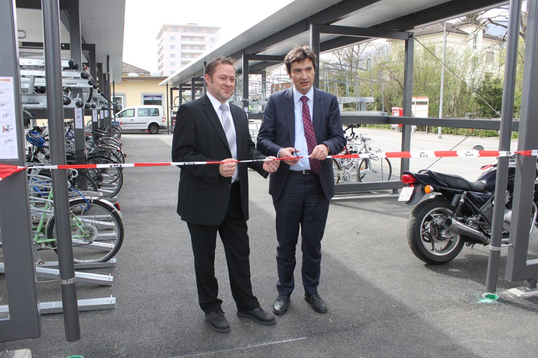  Anfang April eröffnet Scheidegger zusammen mit SBB-Vertreter Rolf Baumeler die Velostation am Bahnhof Grenchen Süd.
