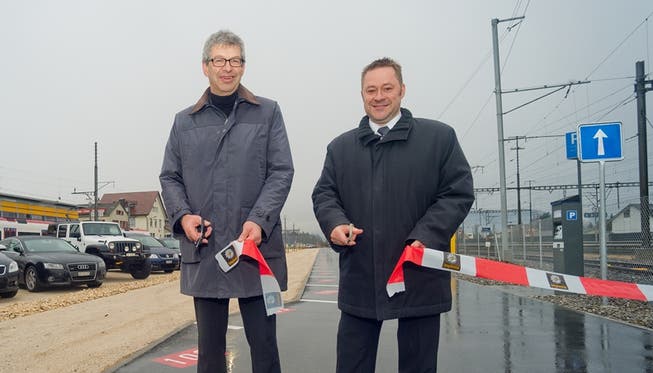 Feierliche Eröffnung des Parkgeländes: Stadtammann Daniel Mosimann und Rolf Baumeler, Regionalleiter SBB Immobilien.