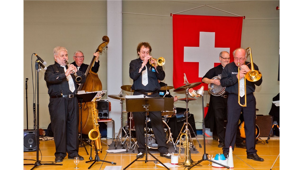 Abschiedsfest - Zum Abschied Gabs Für Beyeler Rucksack Und Töffhelm