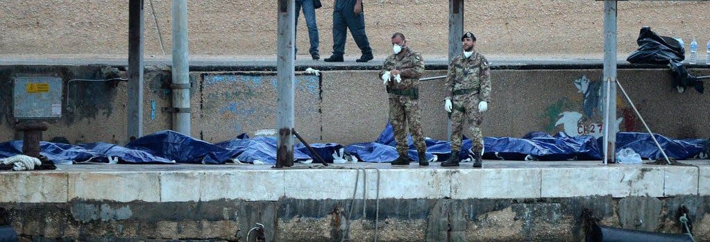 Die Zahl der geborgenen Leichen auf Lampedusa steigt weiter an.