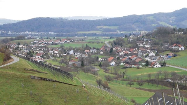 Die Gemeinde Oberflachs - dahinter ist Schinznach-Dorf.