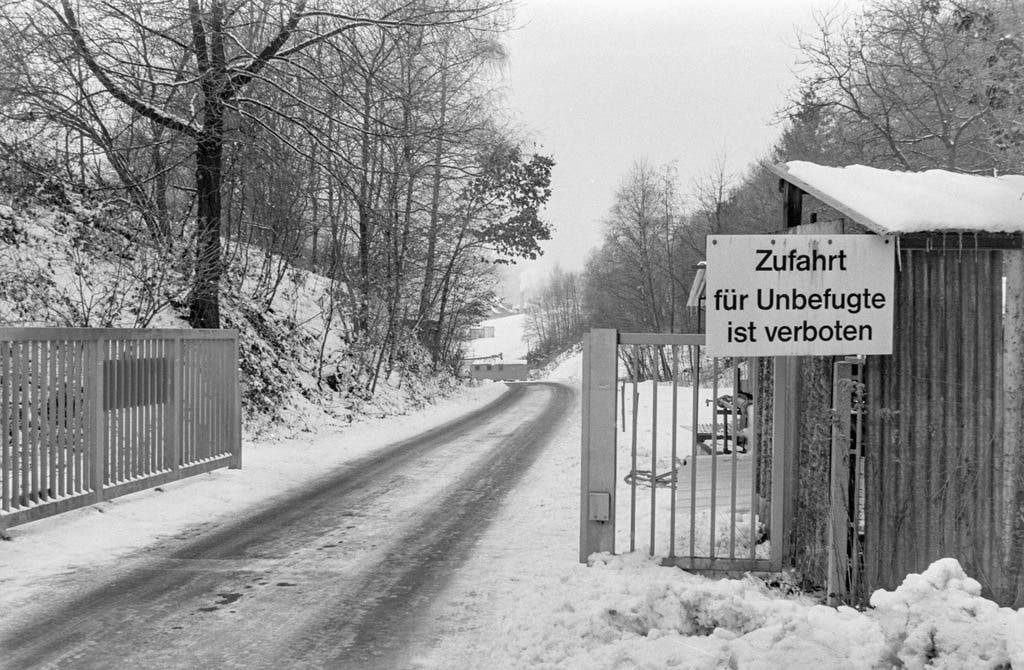 Der Eingang auf das Gelände der Sondermülldeponie im Jahr 1983