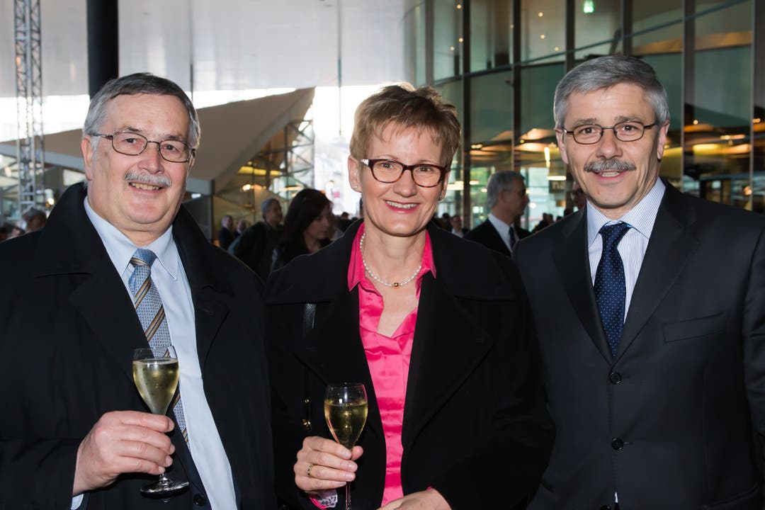 Der Baselbieter Regierungsrat Adrian Ballmer mit seiner Amtskollegin Regierungsrätin Sabine Pegoraro und dem Basler Regierungsrat Carlo Conti (von links nach rechts).