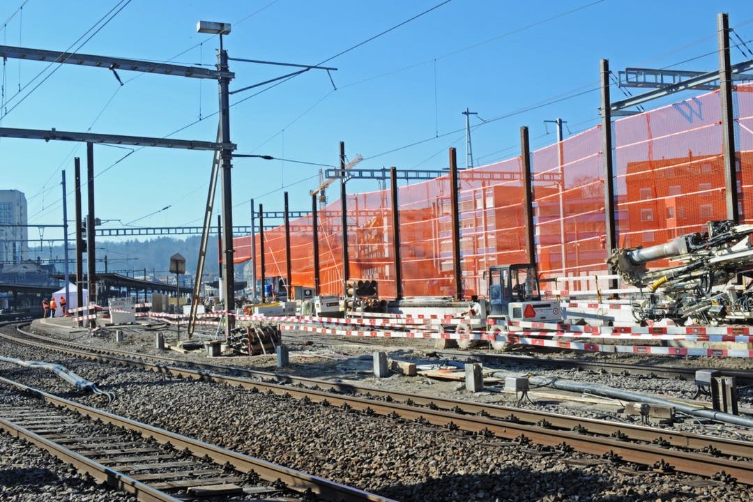 Der Bahnverkehr zwischen Zürich HB und Zürich Flughafen war während mehrerer Stunden gesperrt.