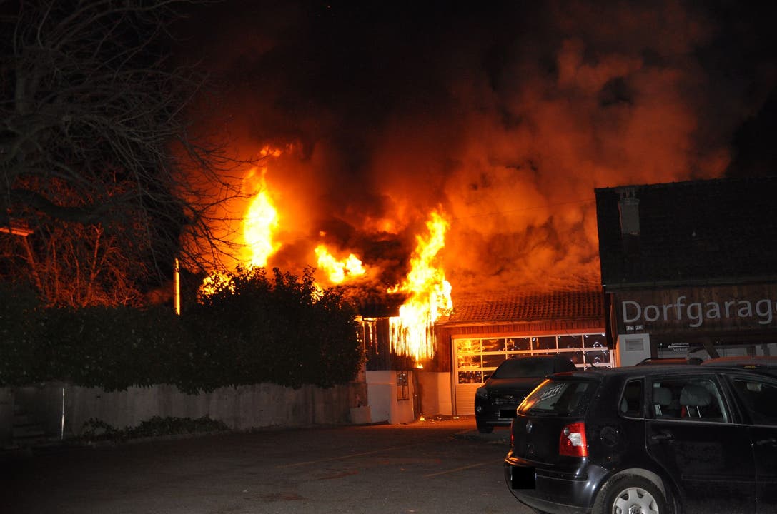 Grossbrand in Autogarage in Erlinsbach SO