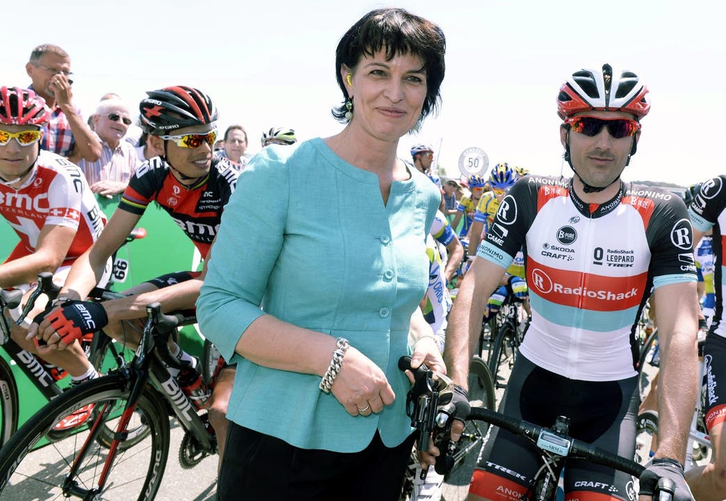 Bundesrätin Doris Leuthard am Start mit Fabian Cancellara