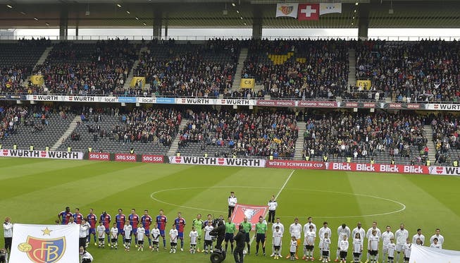 Bei Anpfiff blieben viele Plätze im Stade de Suisse unbesetzt.