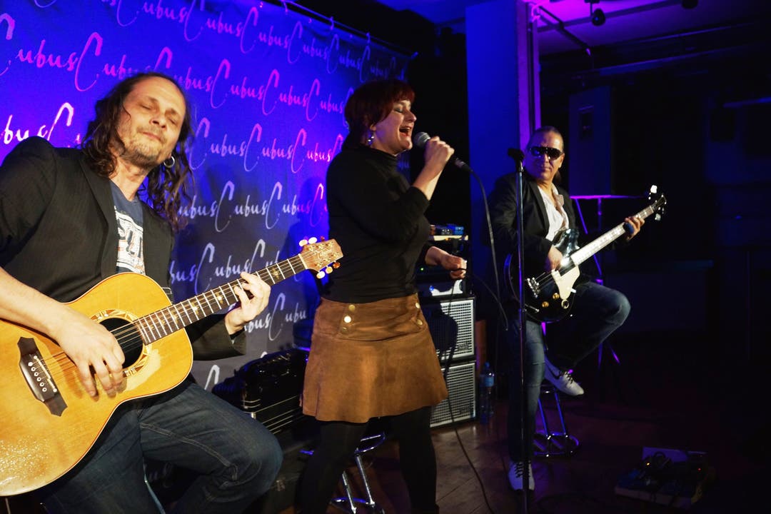 Gigi Moto und ihre Mitmusiker Jean-Pierre von Dach (links) und Roland Sumi haben ihr Publikum sofort in der Tasche