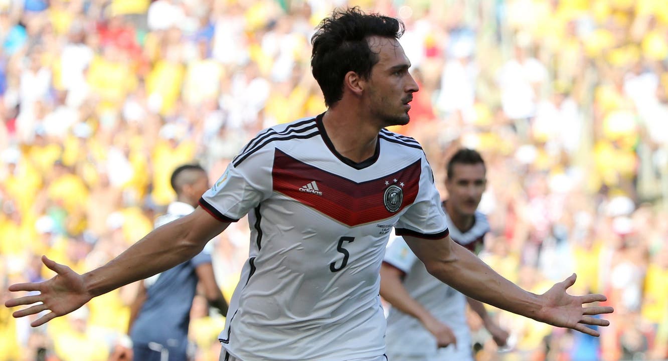 Mats Hummels feiert seinen zweiten WM-Treffer
