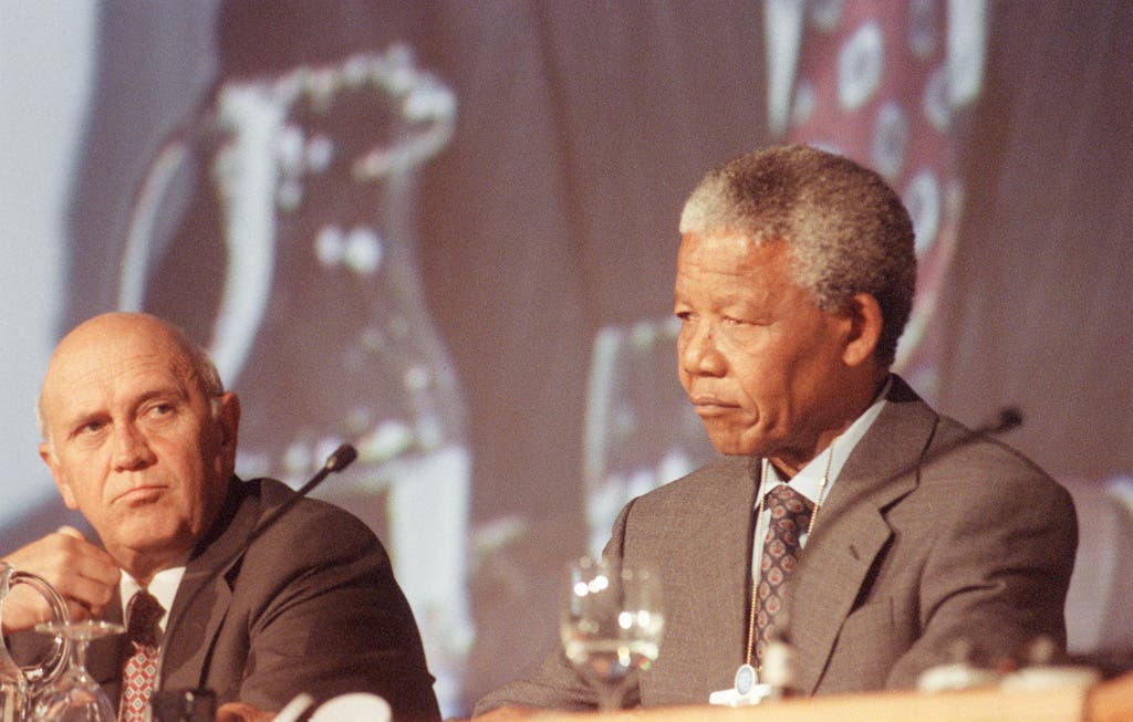 Nelson Mandela am WEF 1992 mit Frederik Willem de Klerk, ehemaliger südafrikanischer Präsident.